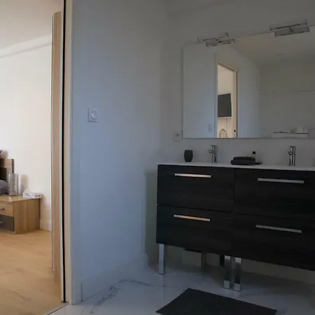 Avec Piscine Et Terrasse Chauffees فيلة *