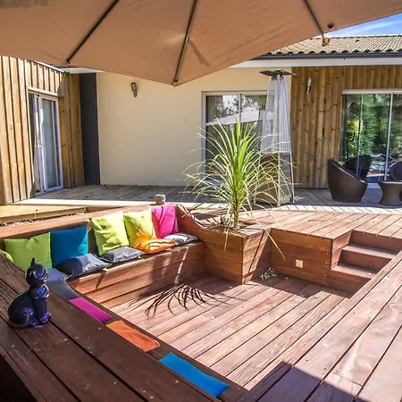 Avec Piscine Et Terrasse Chauffees لا تاسْتْ دو بوك