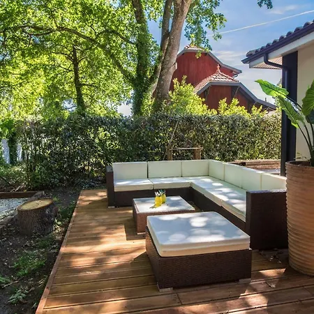 Avec Piscine Et Terrasse Chauffees فيلة لا تاسْتْ دو بوك
