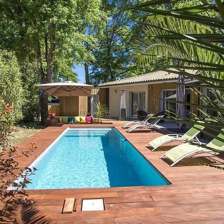 Avec Piscine Et Terrasse Chauffees فيلة *